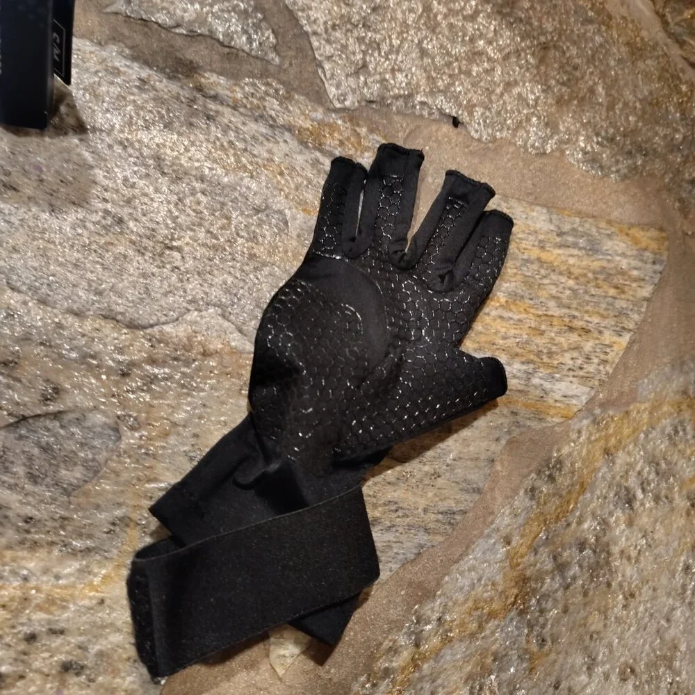 Copper Fit Ice Menthol Infused Compression Right Glove Only Small / Medium S/M